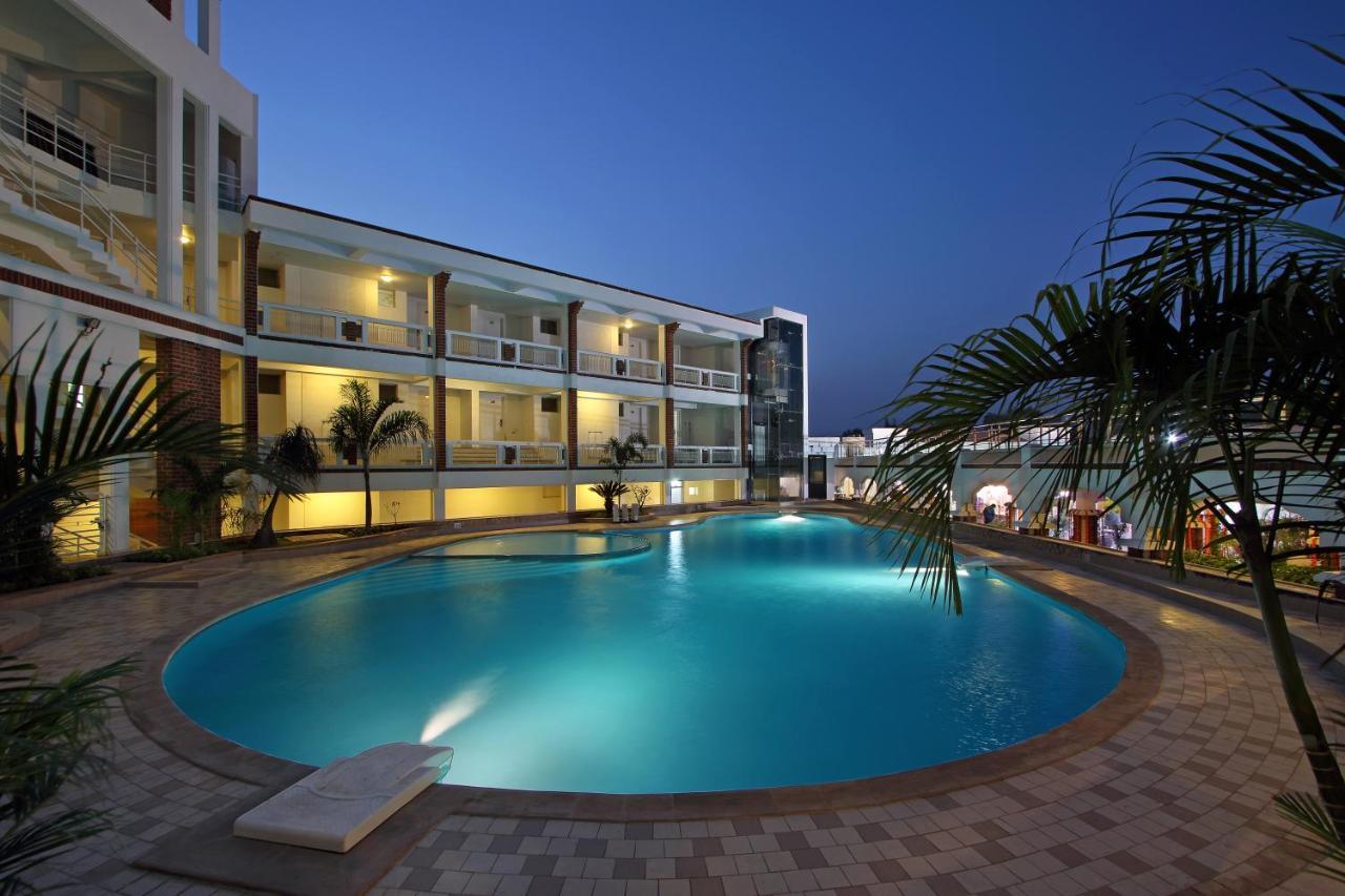 Prakruti Resort Vadodara Bagian luar foto